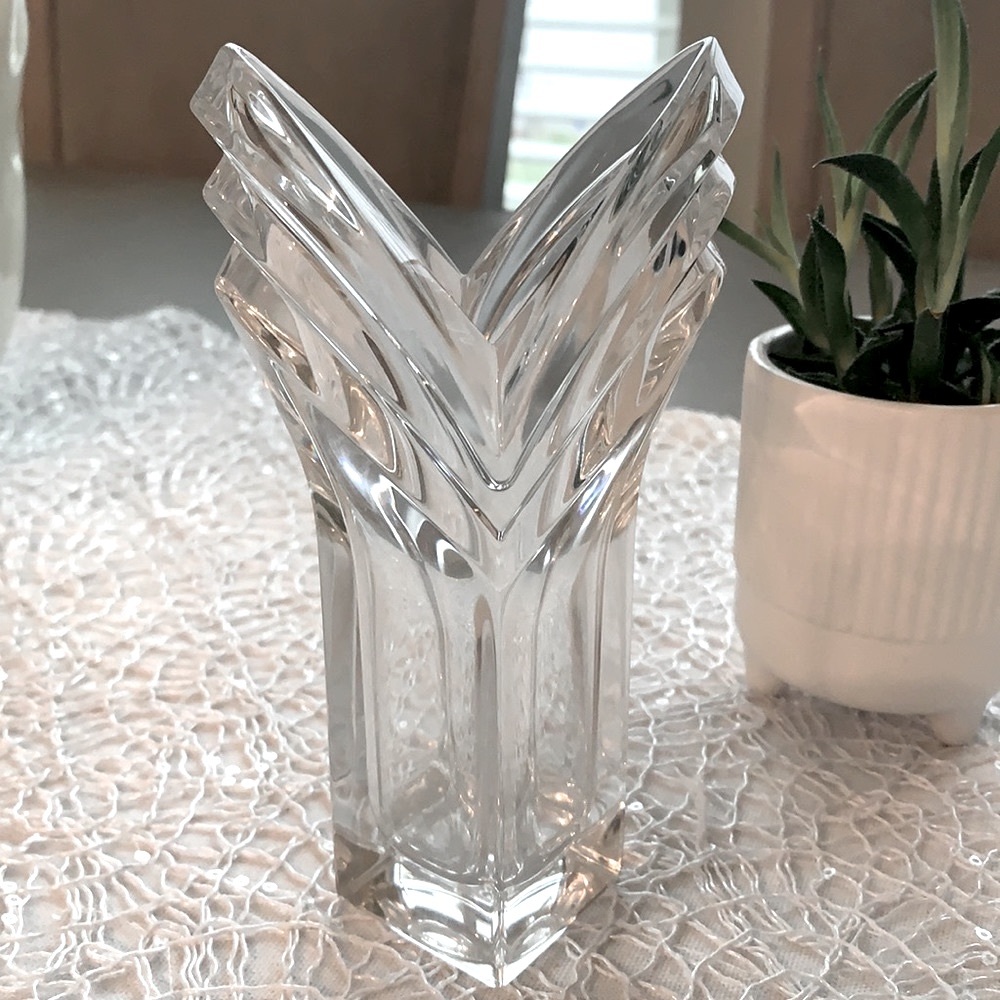 Mikasa Deco Style 24% Lead Crystal Bud Vase 6” high